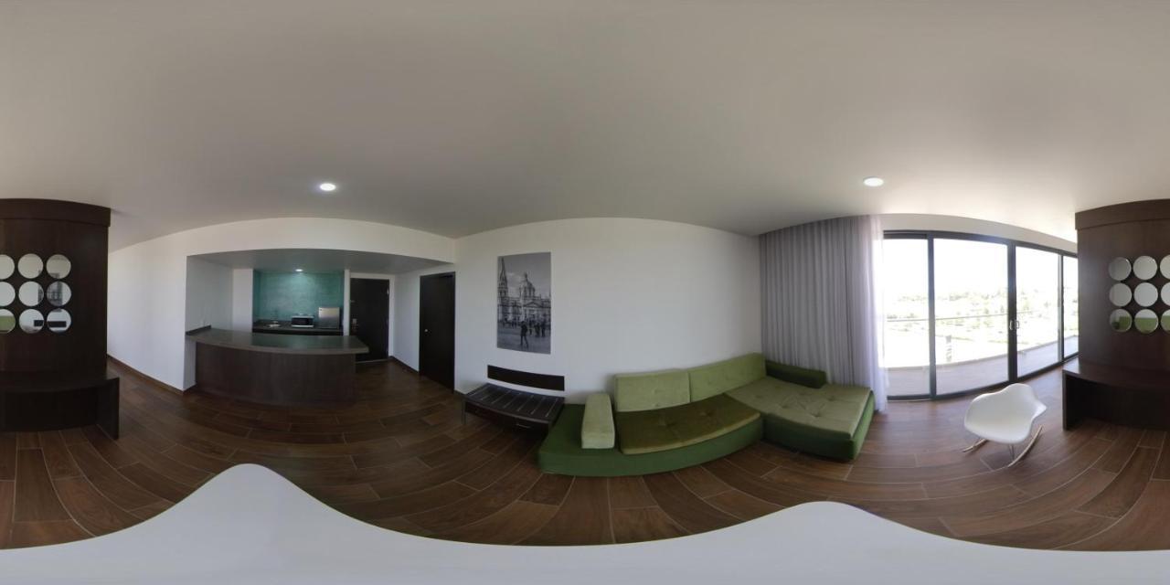 Fiesta Inn Guadalajara Aeropuerto Las Pintas Exteriör bild