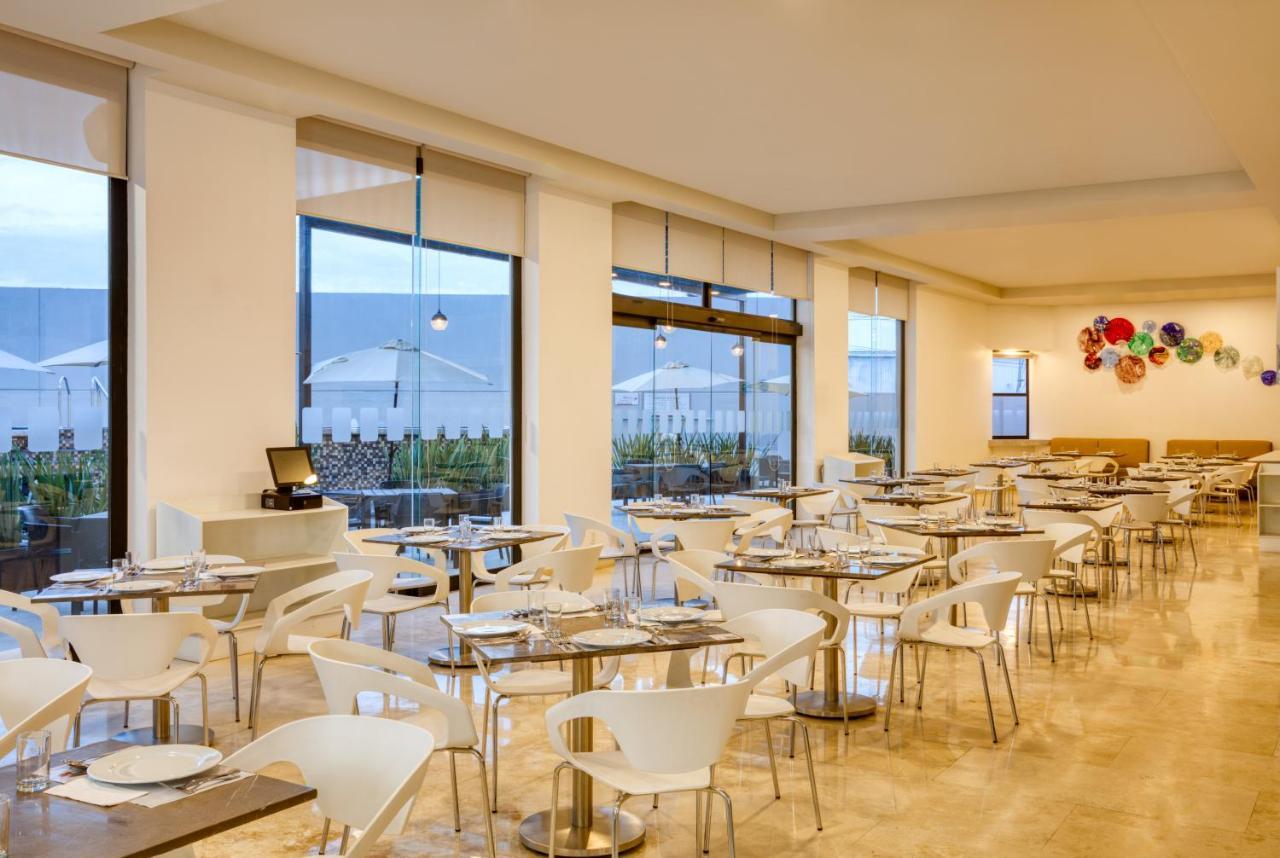 Fiesta Inn Guadalajara Aeropuerto Las Pintas Exteriör bild