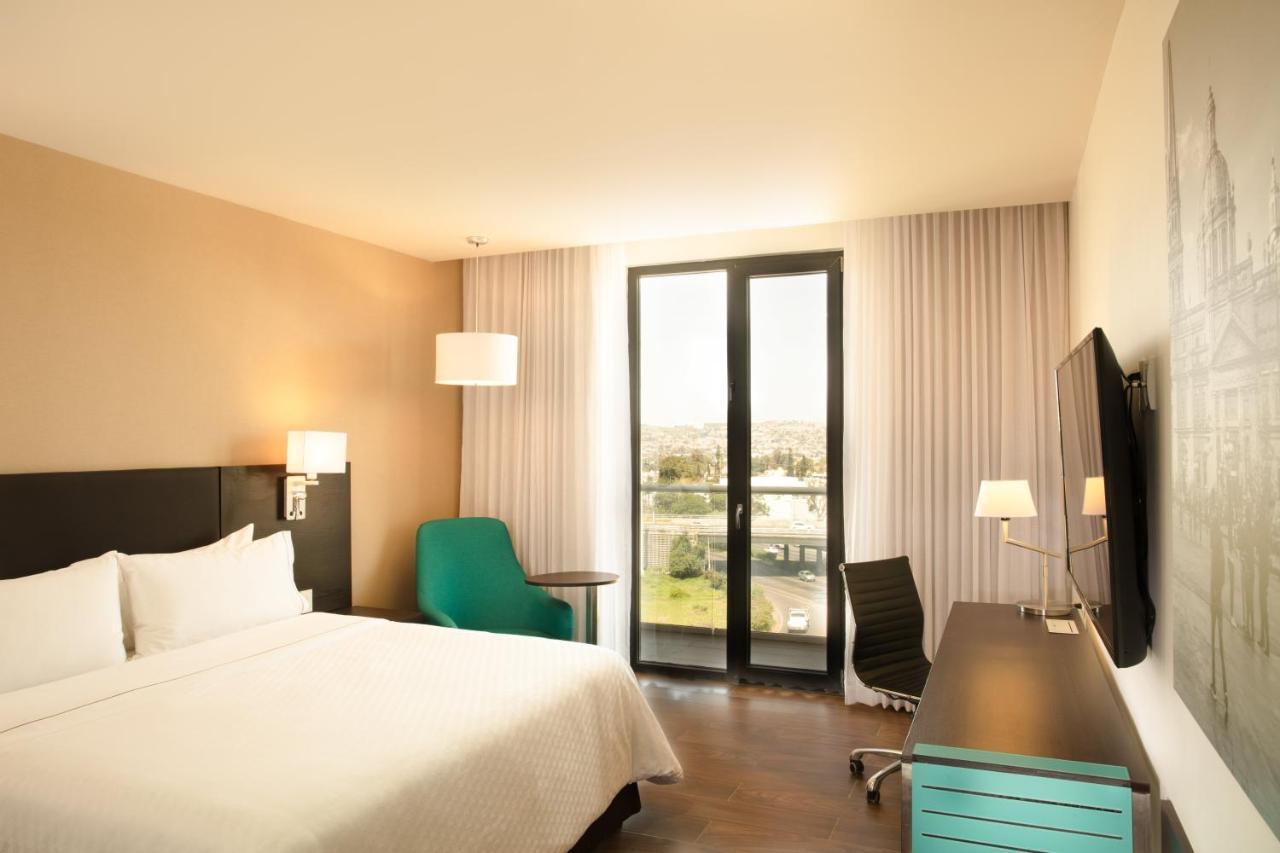 Fiesta Inn Guadalajara Aeropuerto Las Pintas Exteriör bild