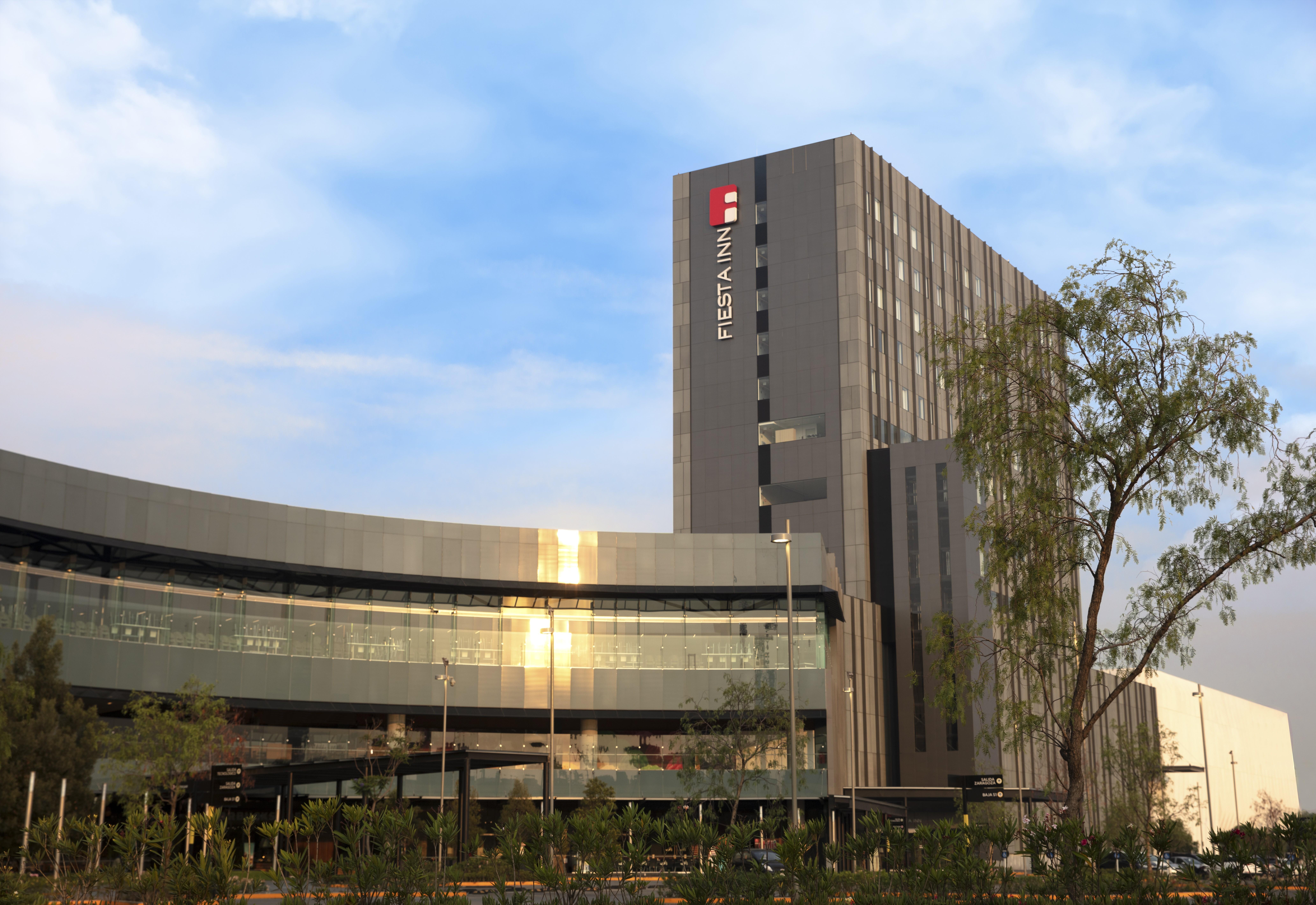 Fiesta Inn Guadalajara Aeropuerto Las Pintas Exteriör bild