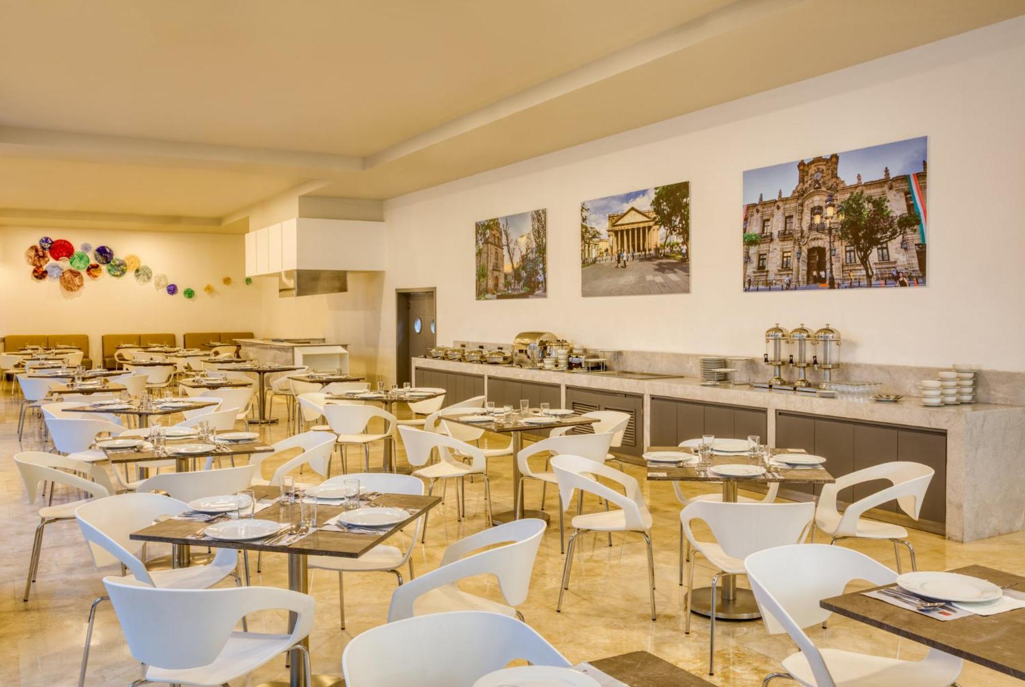 Fiesta Inn Guadalajara Aeropuerto Las Pintas Exteriör bild